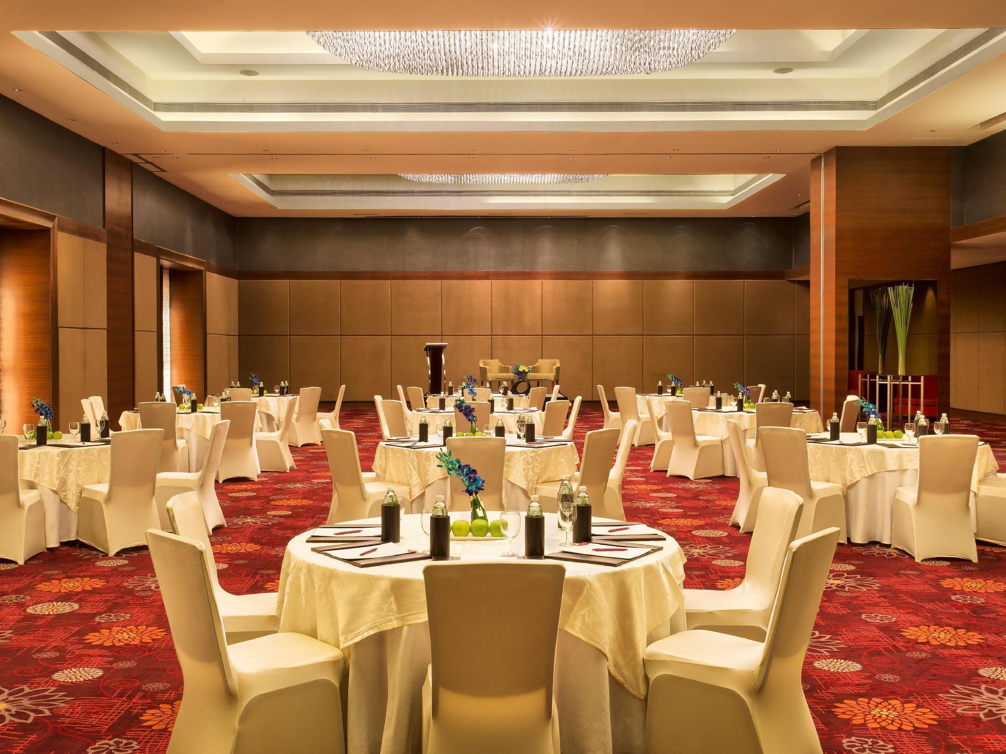 Crowne Plaza Centre By Ihg Hotel Ahmedabad